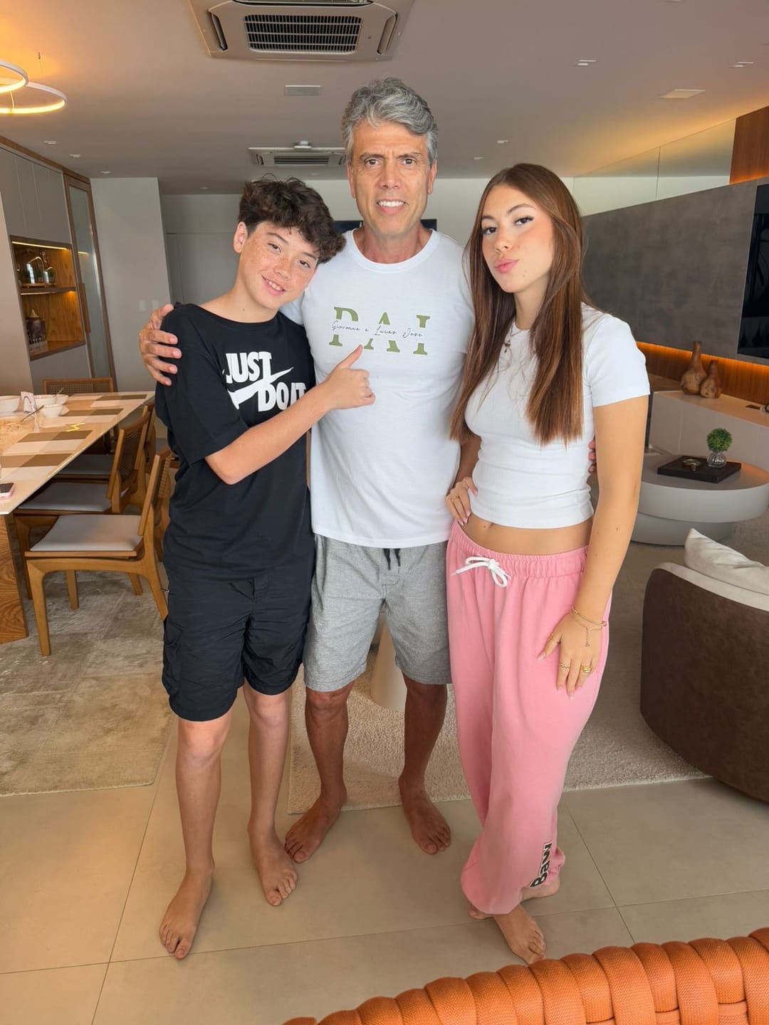 Customer photo review of Camiseta Personalizada MÃE / PAI E FILHOS - Algodão Peruano