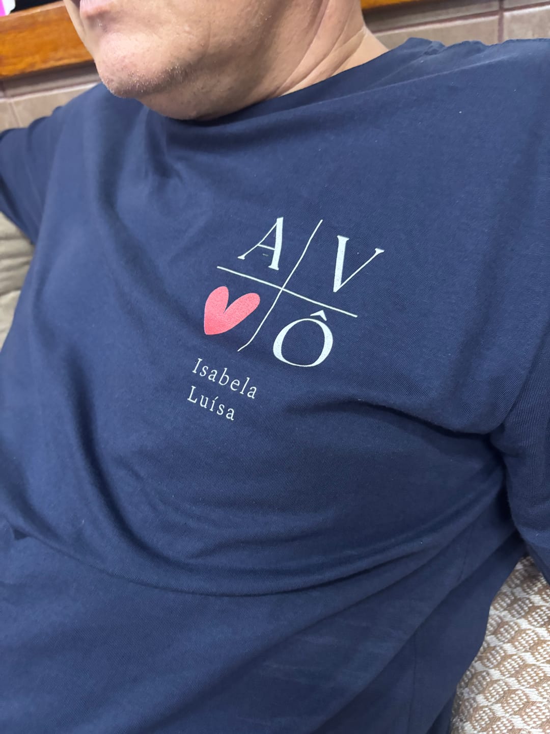 Customer photo review of Camiseta Personalizada AVÔ MINIMALISTA - Algodão 100%