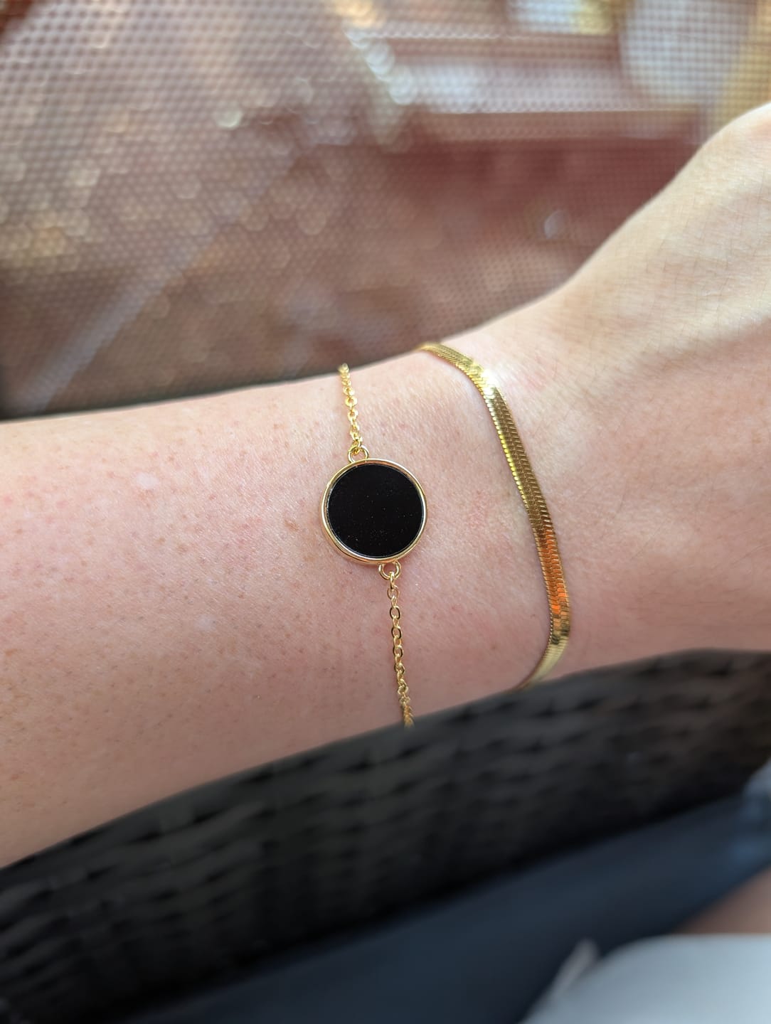 Customer photo review of Obsidian Armband - Kreismedallion