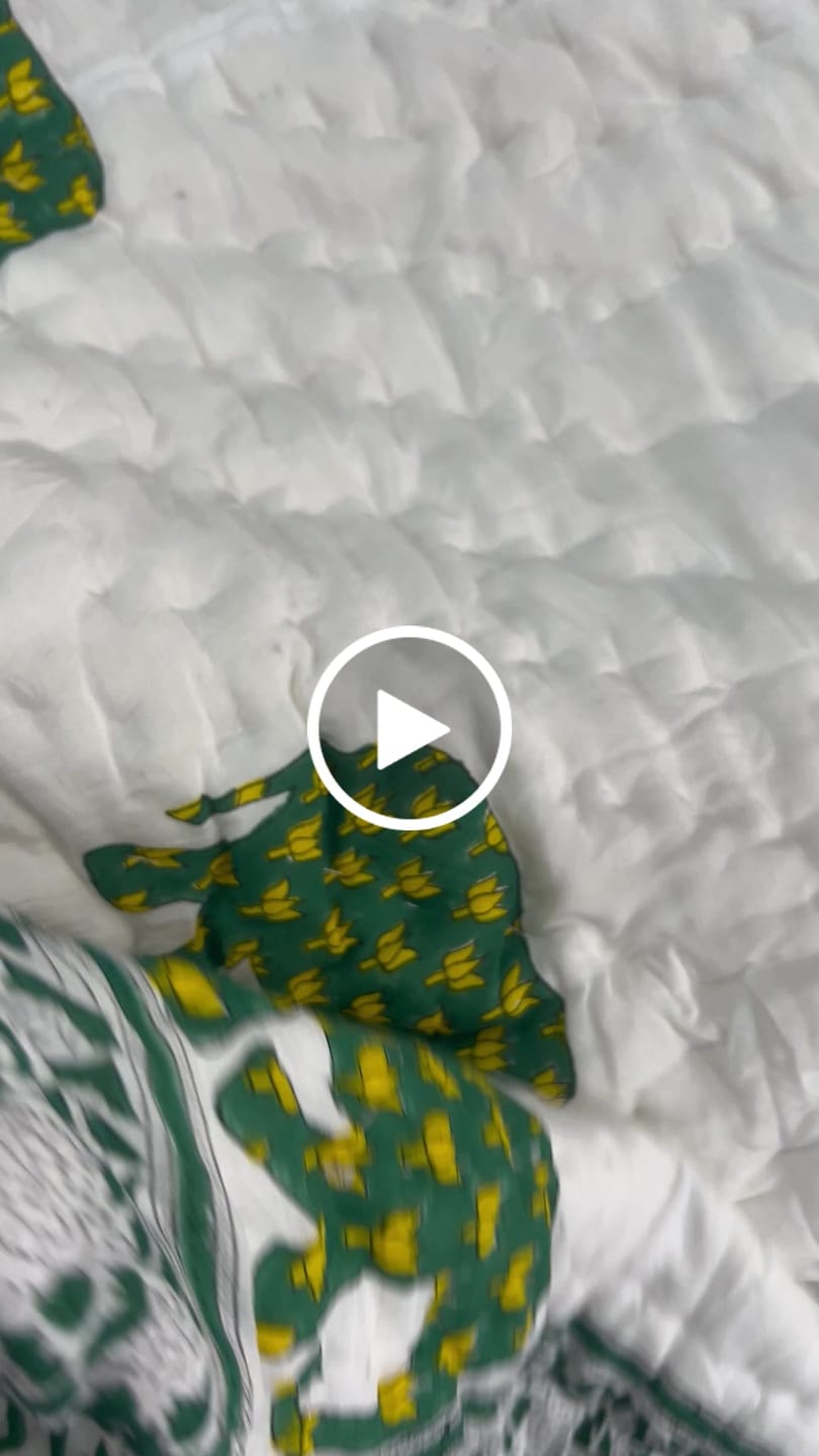 Customer video review of Elephant & Umbrella Hand Block Muslin Quilt