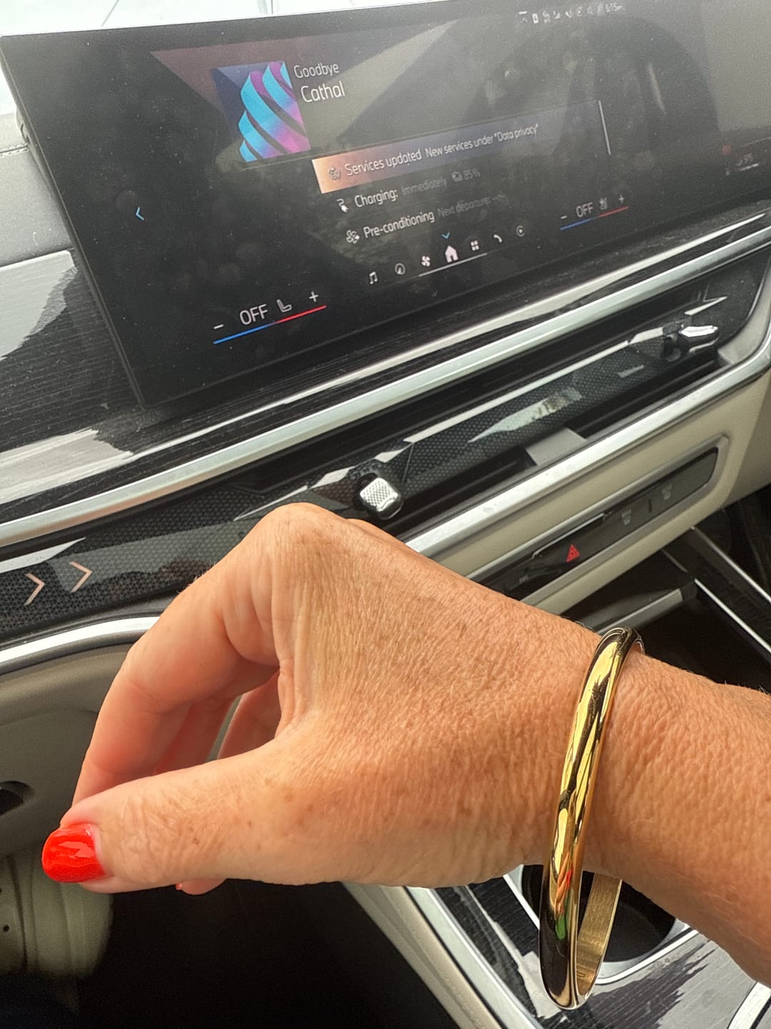 Customer photo review of Classic Chunky Gold Bangle