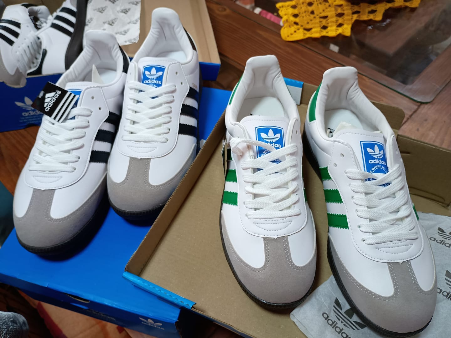 Customer photo review of Tenis Samba Blanco Verde