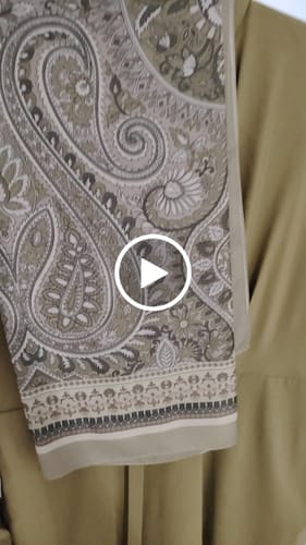 Customer video review of Amelia Yağ Yeşili Etnik Desen Eşarp