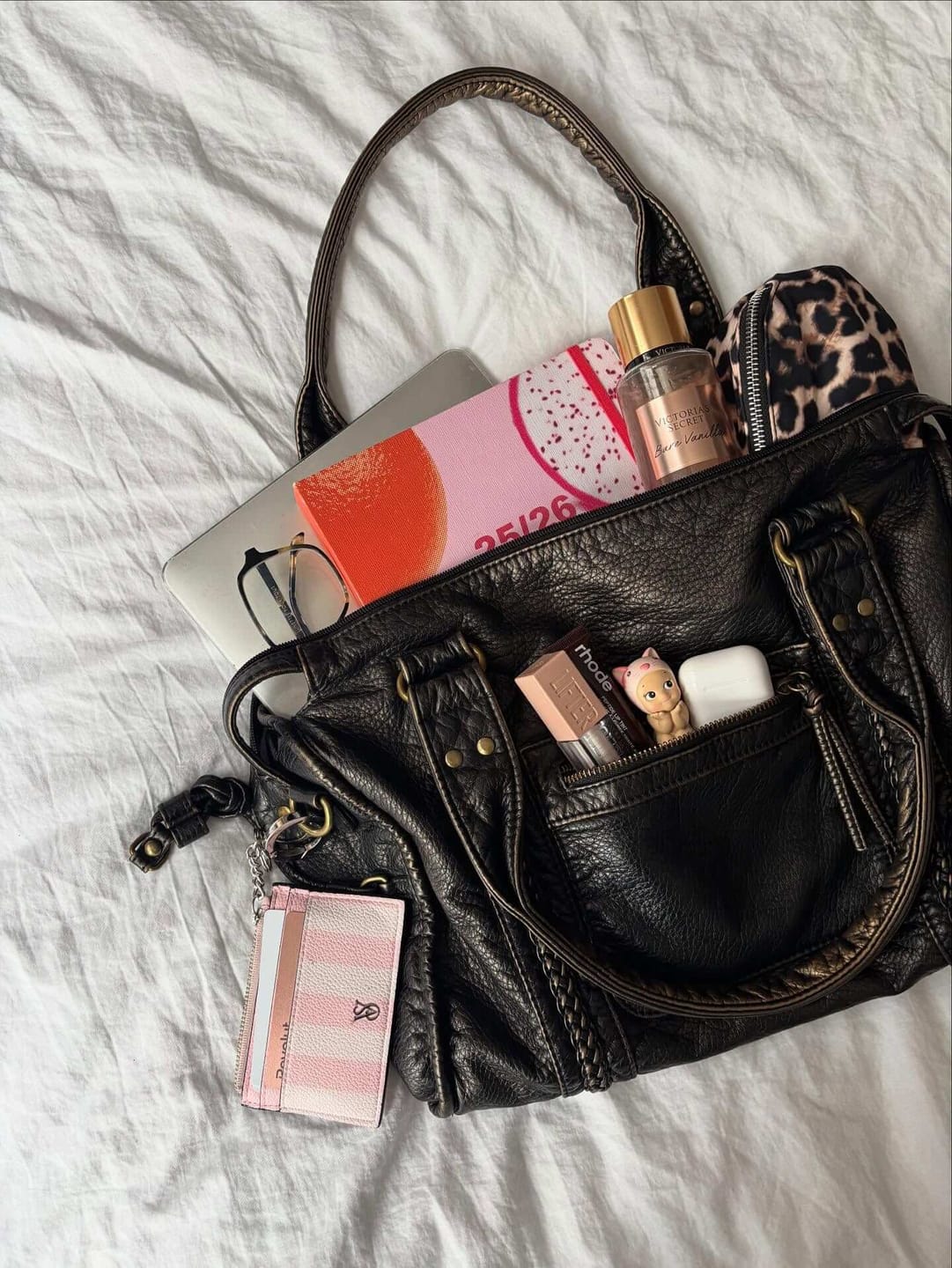 Customer photo review of SEAME - Arabell Black Shoulder Bag for Women in High-Quality Vegan Leather, Stylish & Versatile
