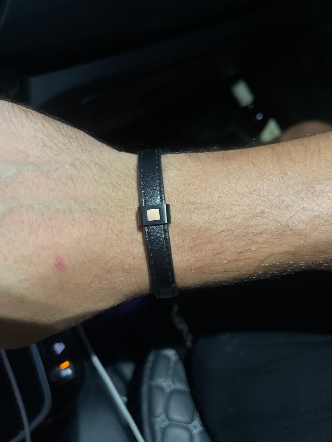 Customer photo review of צמיד עור - "All Black״