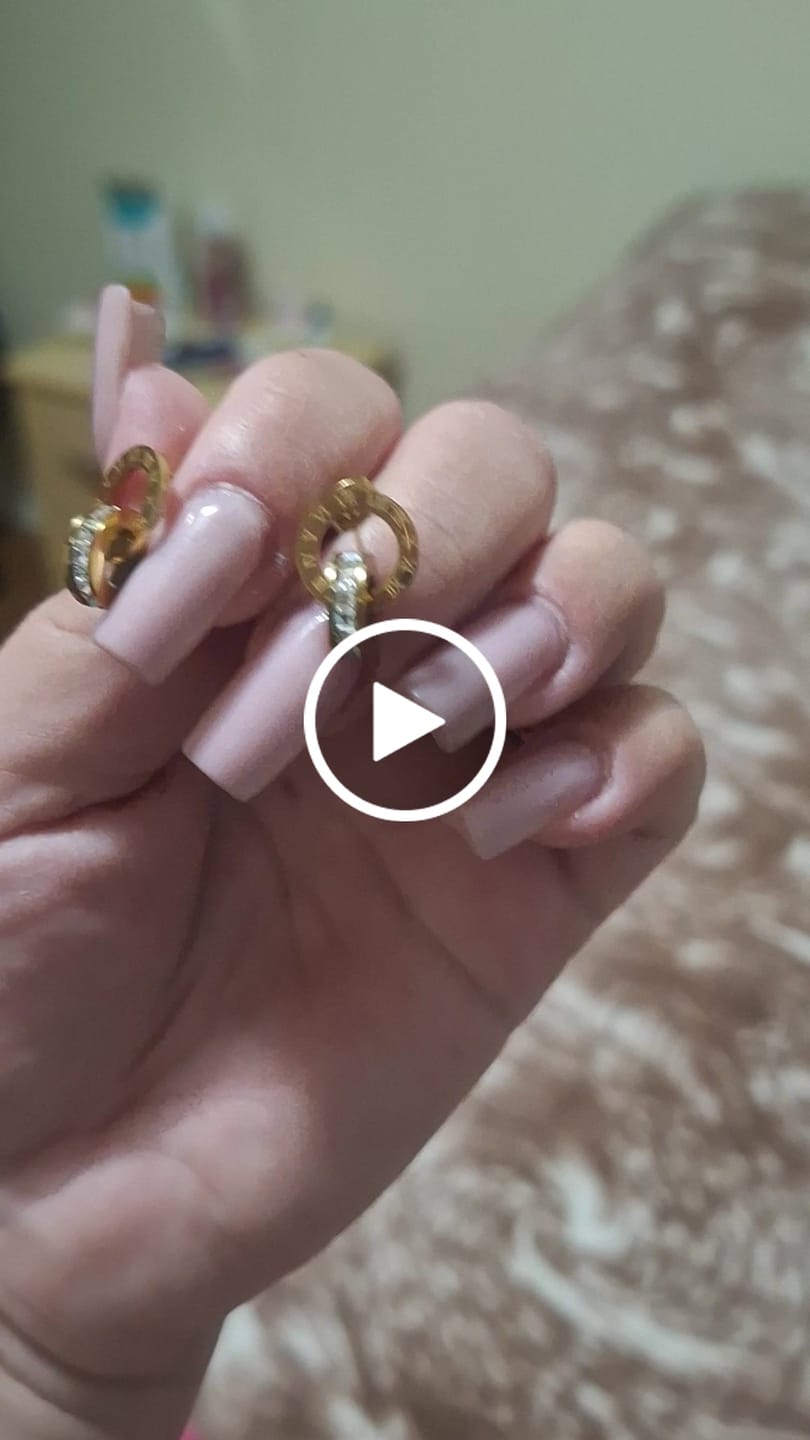 Customer video review of Brinco Imperial Pedra Zircônia Banhado em Ouro 18K