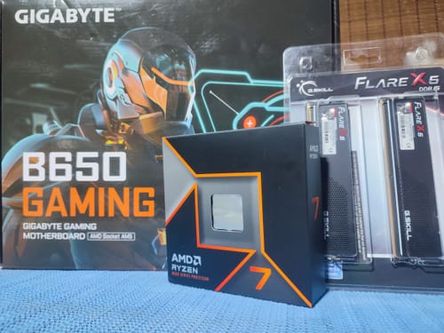 Customer photo review of Kit para PC: AMD Ryzen 7 9700X Tarjeta Madre Gigabyte B650 Gaming X AX V2 Memoria RAM G.Skill Flare X5 Series 32GB DDR5 6000 MHz