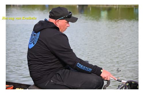 Customer photo review of PRO PULLOVER HOODIE