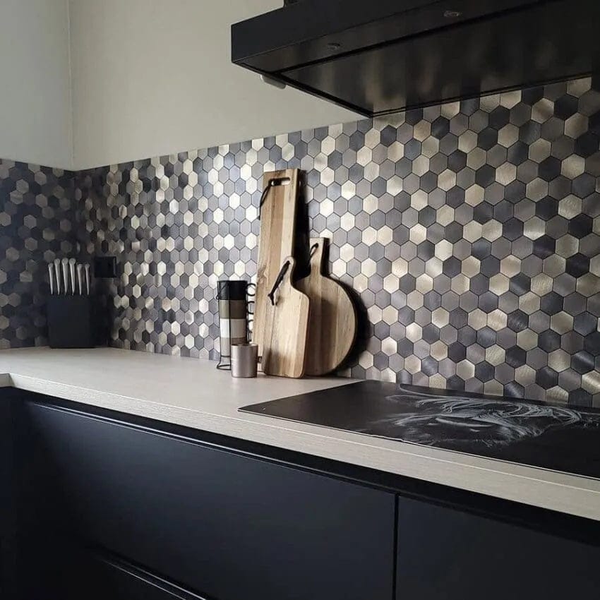 Customer photo review of Crédence Autocollant Mosaique Noir Doré Crédence de Cuisine