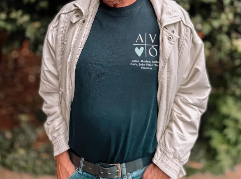 Customer photo review of Camiseta Personalizada AVÔ MINIMALISTA - Algodão Peruano