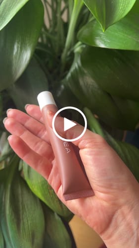 Customer video review of PEPTIDE LIP BALM