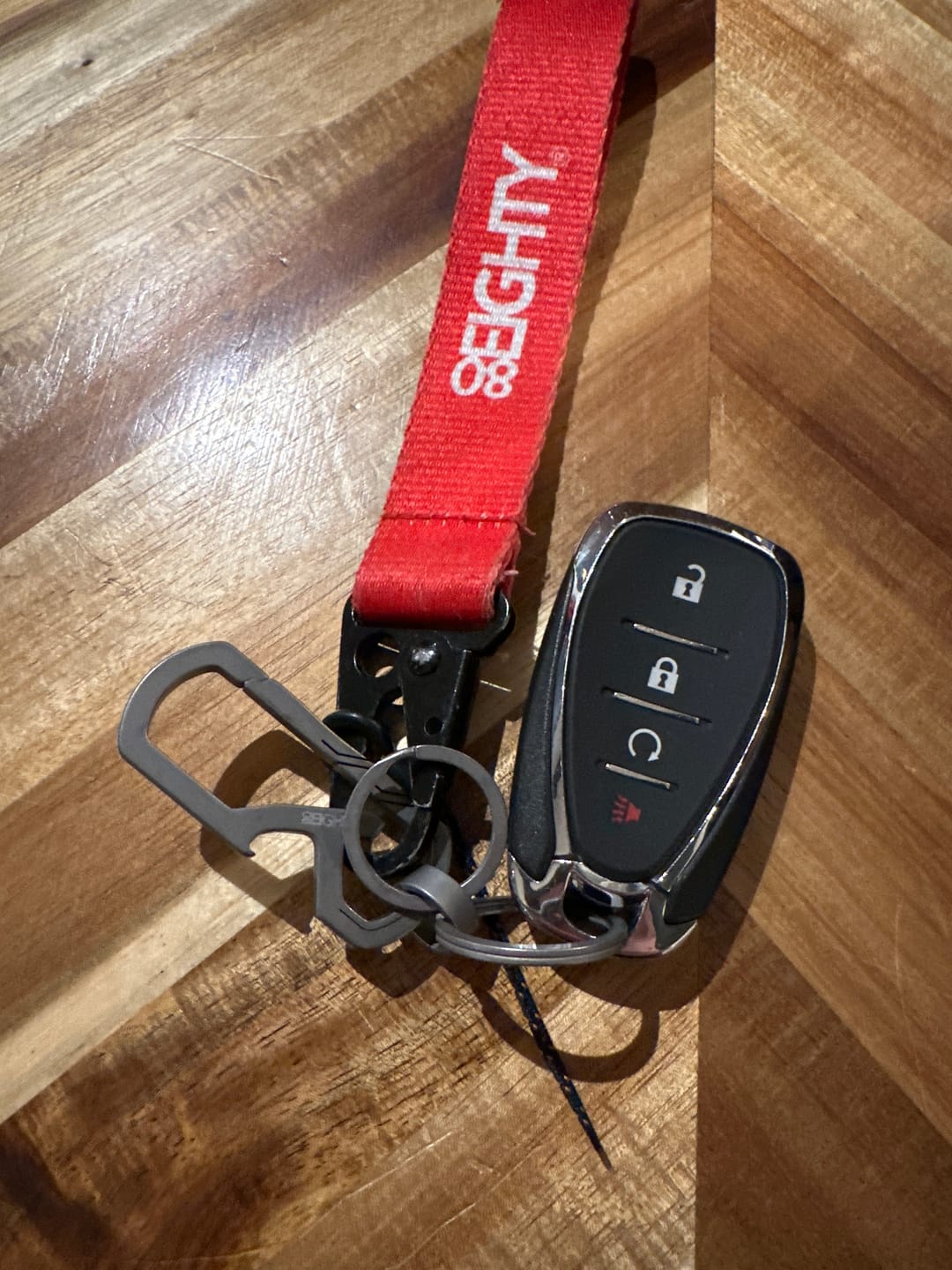 Customer photo review of 80Eighty® Titanium Keychain Clip