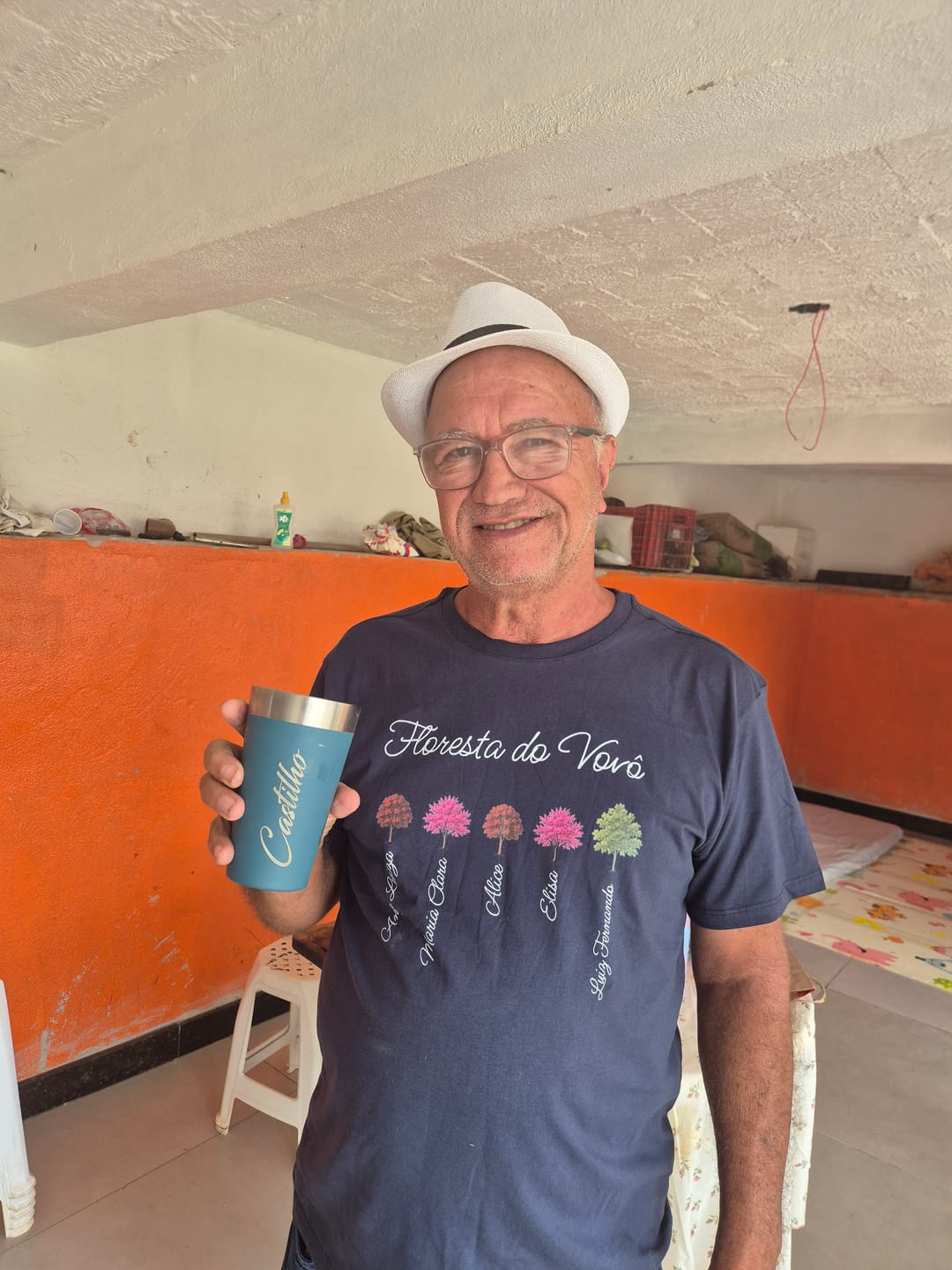 Customer photo review of Camiseta Personalizada FLORESTA DO VOVÔ - ATÉ 13 ÁRVORES - PRETA - Algodão 100%