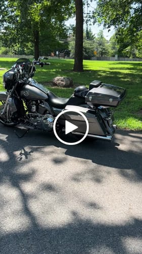 Customer video review of HR3 Charcoal Pearl Vented Lower Fairing Kit With 6.5" Speaker Pods For Harley Touring models 2014-2024