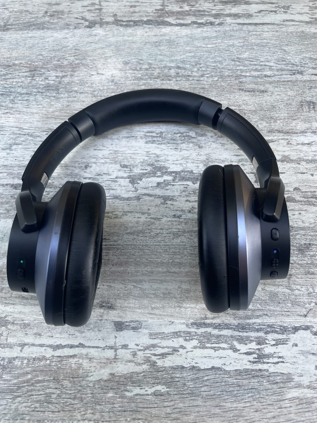 Customer photo review of Oneodio A Series - Bluetooth 5.0 Active Noise Cancelling Wireless Headphones - Built-in Microphone, Type C Charging & Carry Case