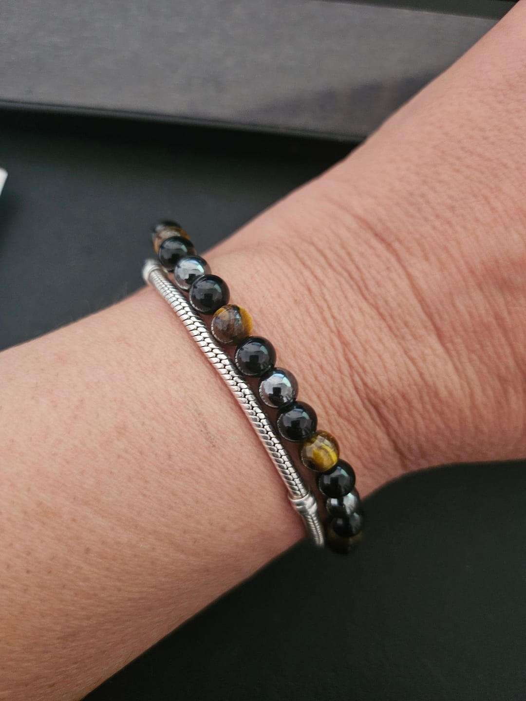 Customer photo review of Bracelet "Triple Protection" en Hématite, Oeil de Tigre et Obsidienne