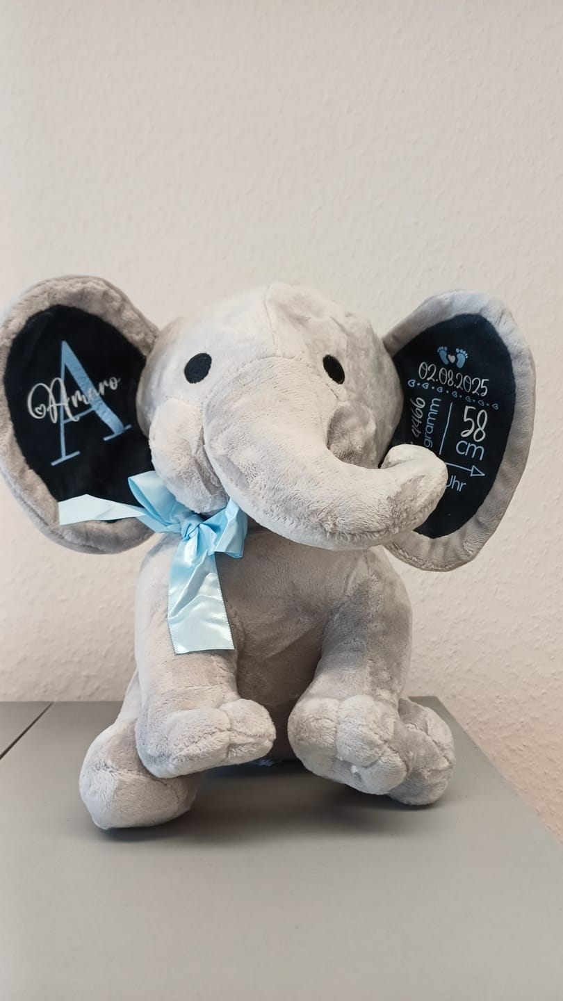 Customer photo review of Kuschel Elefant - Baby-Stofftier