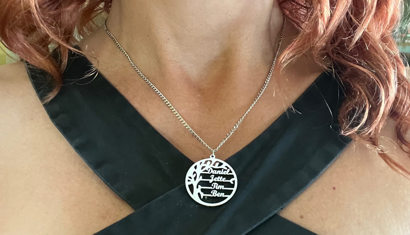 Customer photo review of Lebensbaum Kette mit personalisierten Namen
