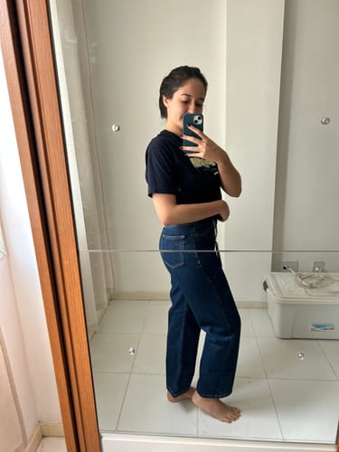 Rafaela M. review of Calça Jeans Reta Araçá Azul Escuro image 1 out of 2