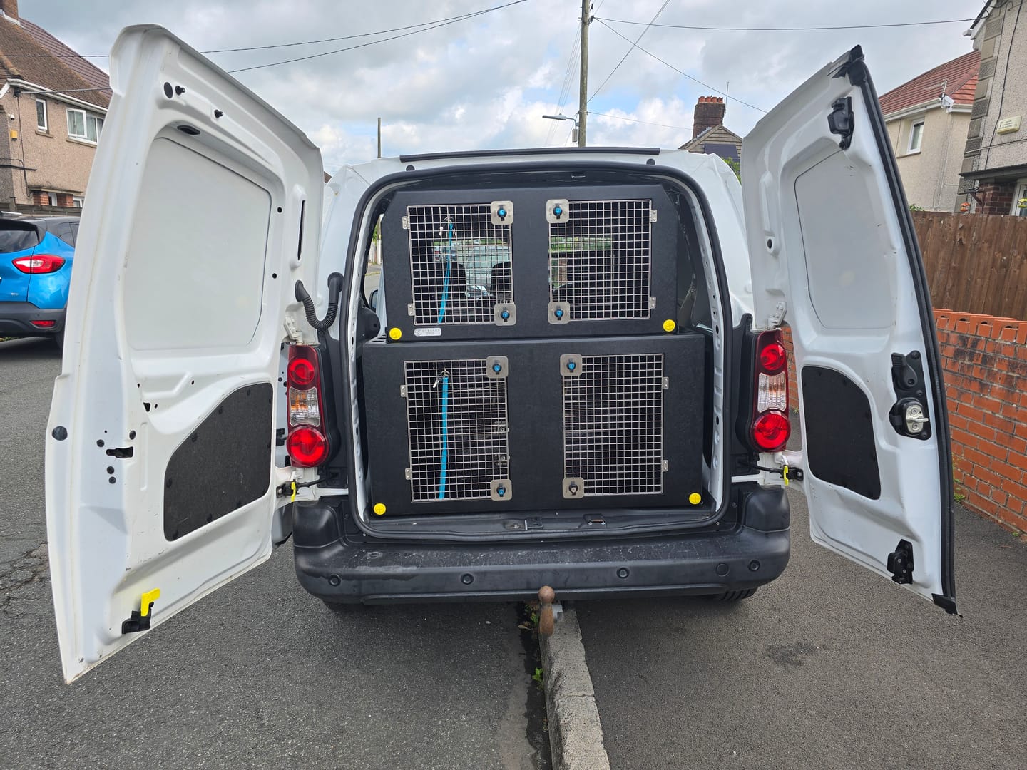 Customer photo review of Dog Van Kit | Citroën Berlingo | 2008-Present | Double stack | DT VS1