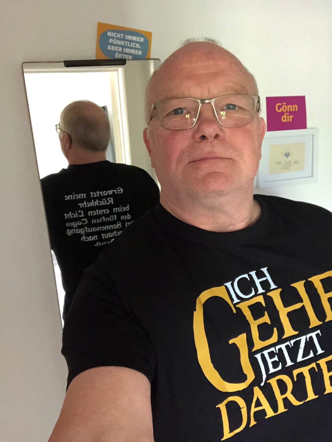 Customer photo review of Erwartet meine Rückkehr Vorder- und Rückenaufdruck | Shirt