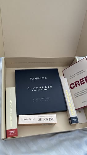 Customer photo review of PALETA DE RUBORES GLAMBLACK