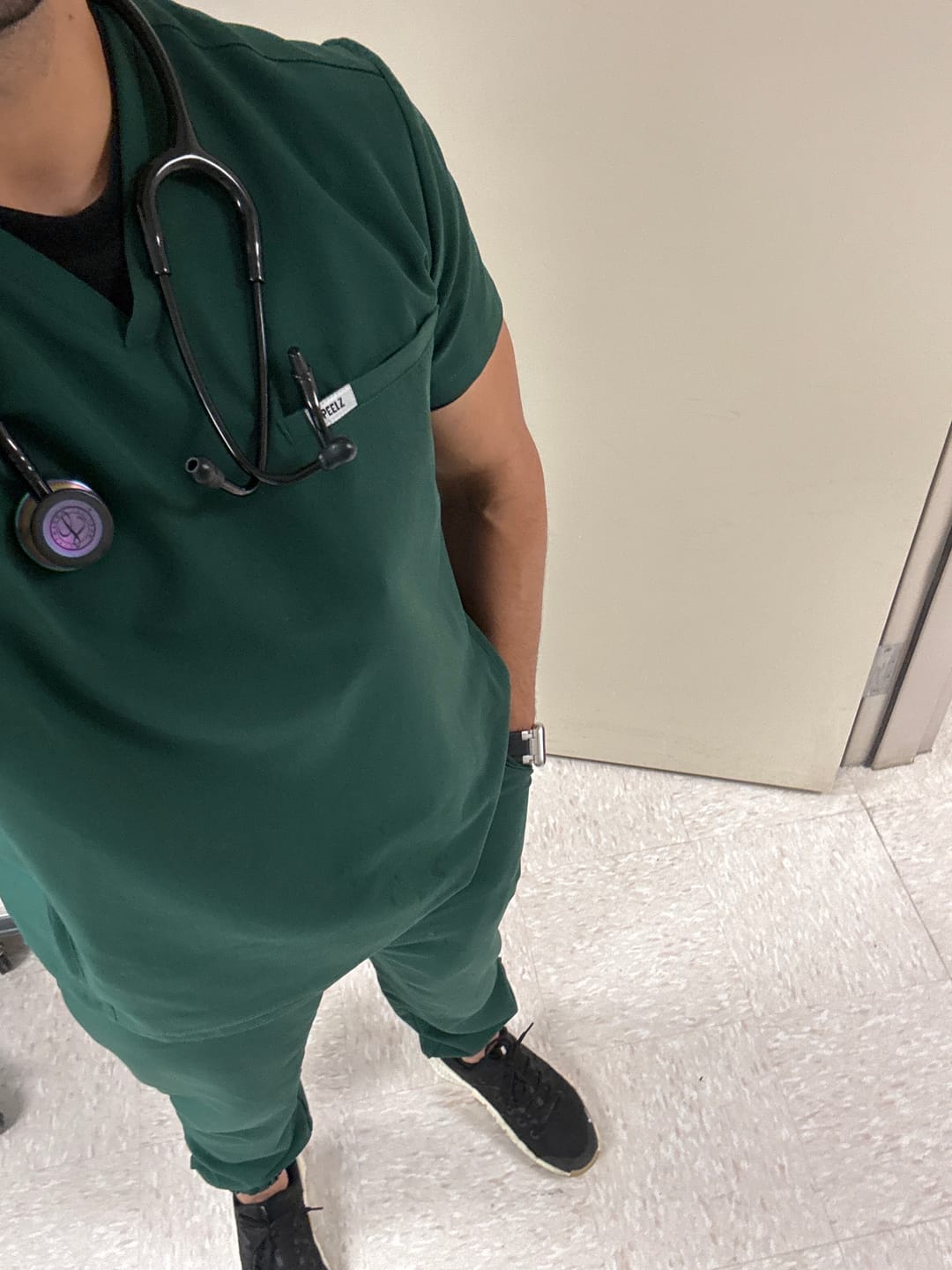 Customer photo review of Peter 4-Pocket V-Neck Scrub Top