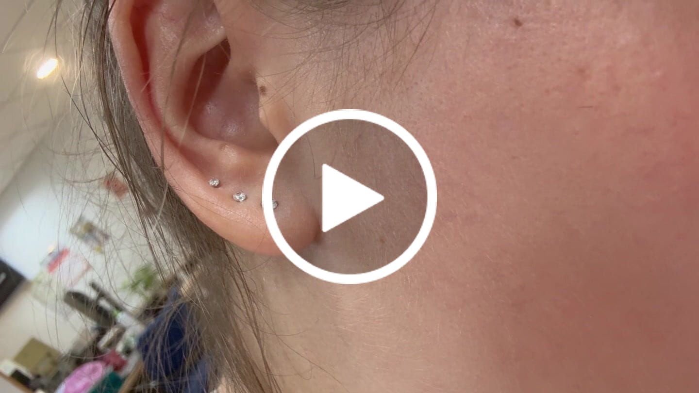 Customer video review of Pendientes Pequeña Circonita