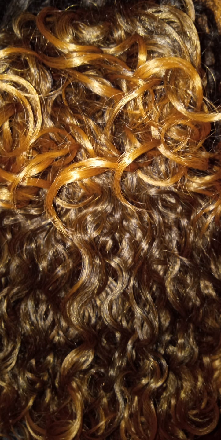 Customer photo review of Outre Bang x Pony Quick Ponytail - CYNDI