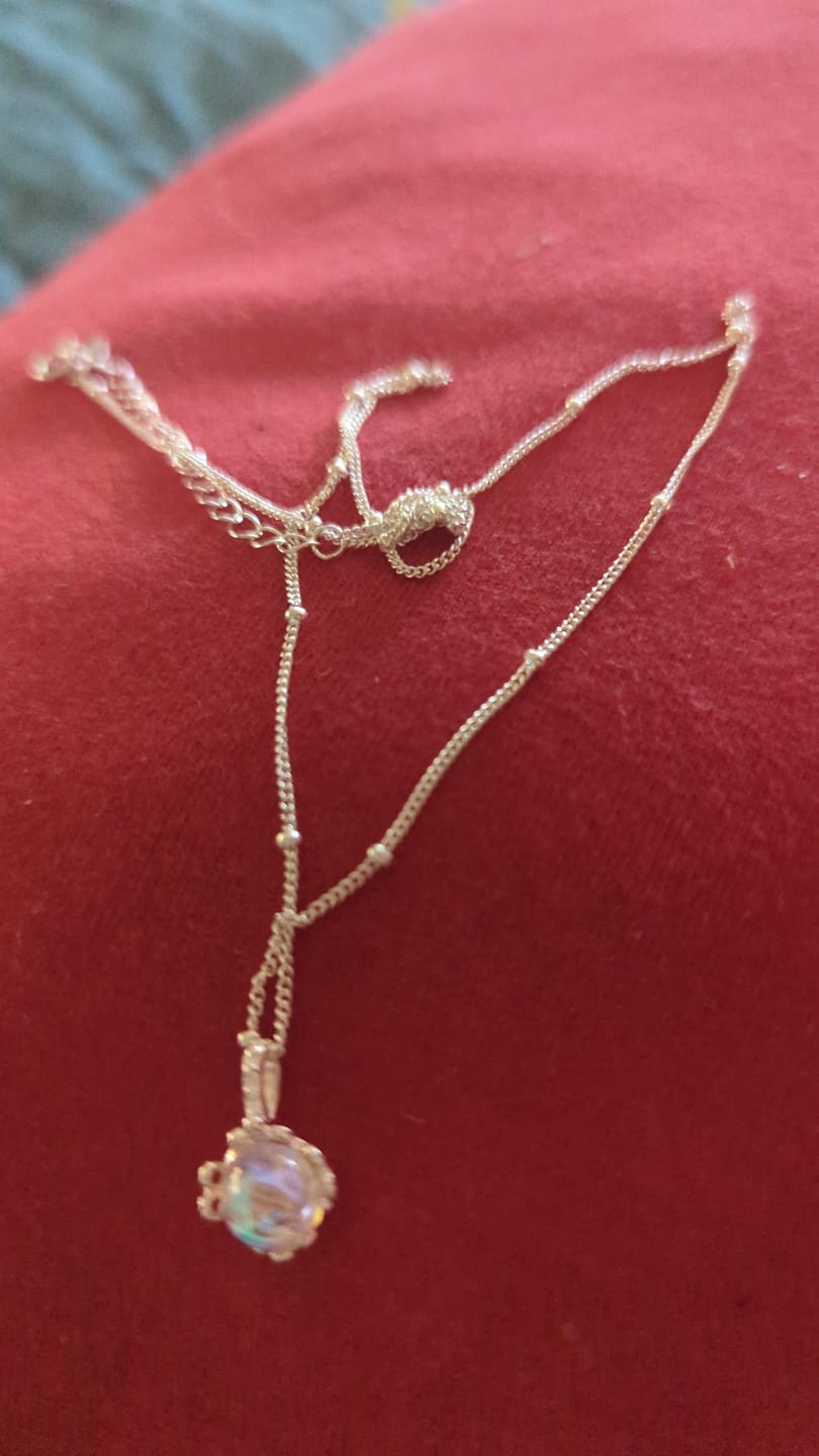 Customer photo review of Mondstein Halskette - Rundschliffanhänger
