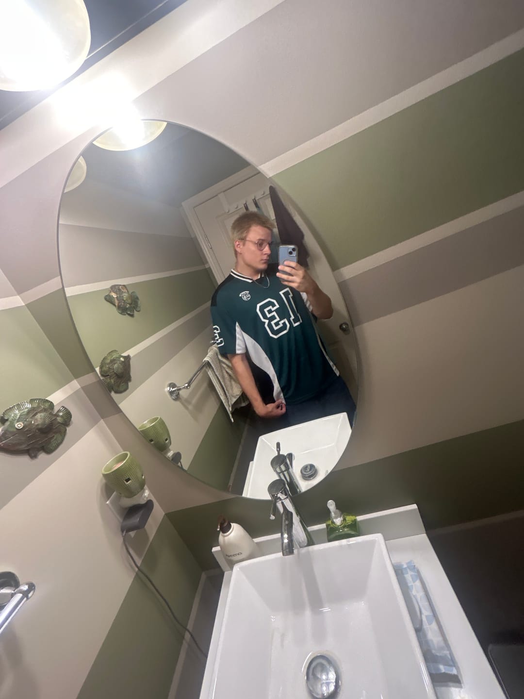 Customer photo review of Aelfric Eden 13 V-Neck Football Jersey