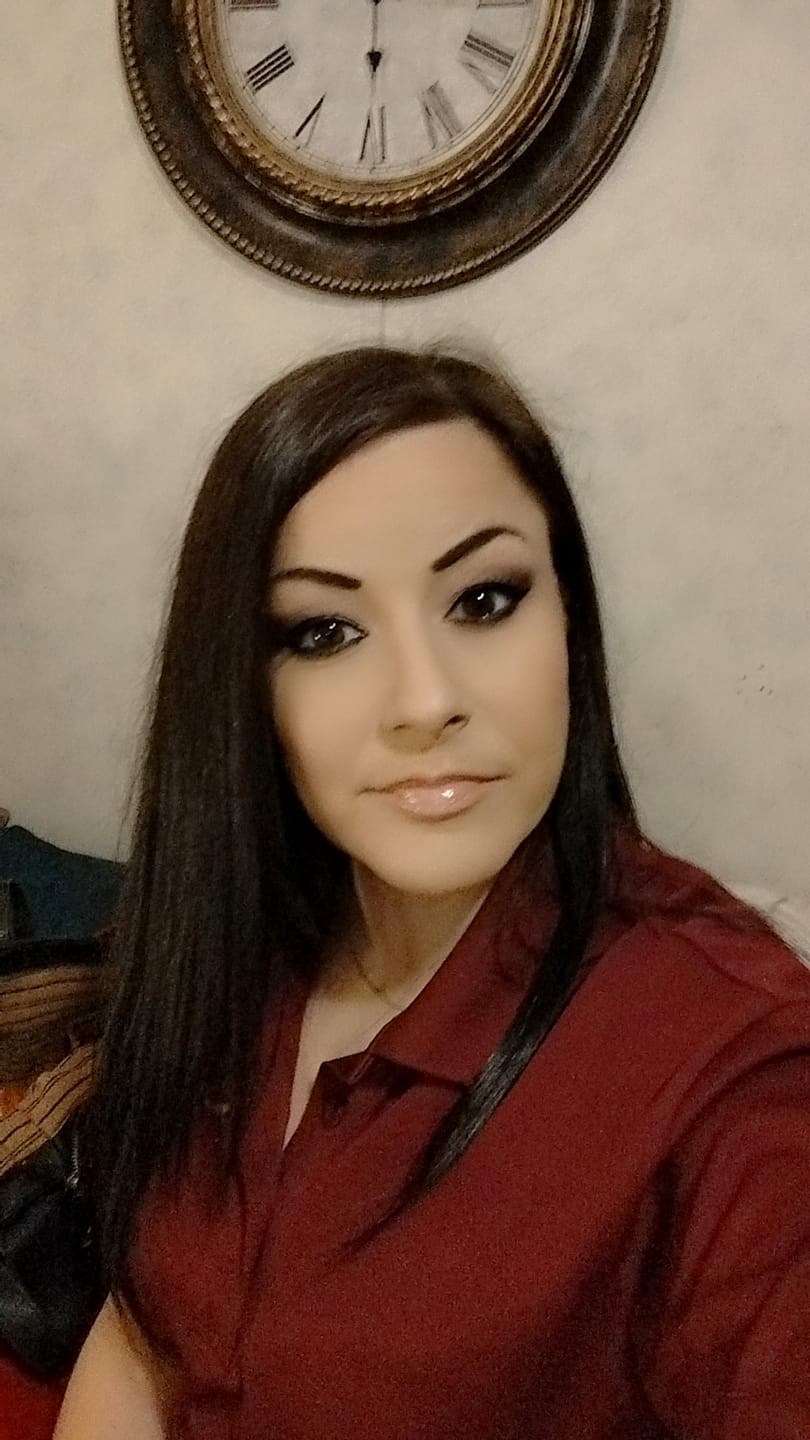 Customer photo review of Ivanka Prescription Clear Contact Lenses