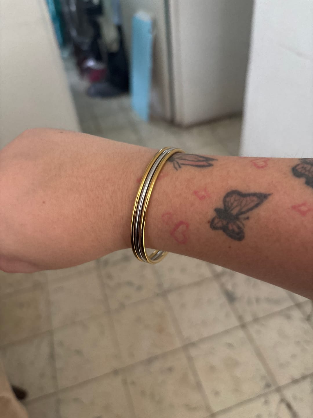 Customer photo review of Brazalete Delgado Cerrado