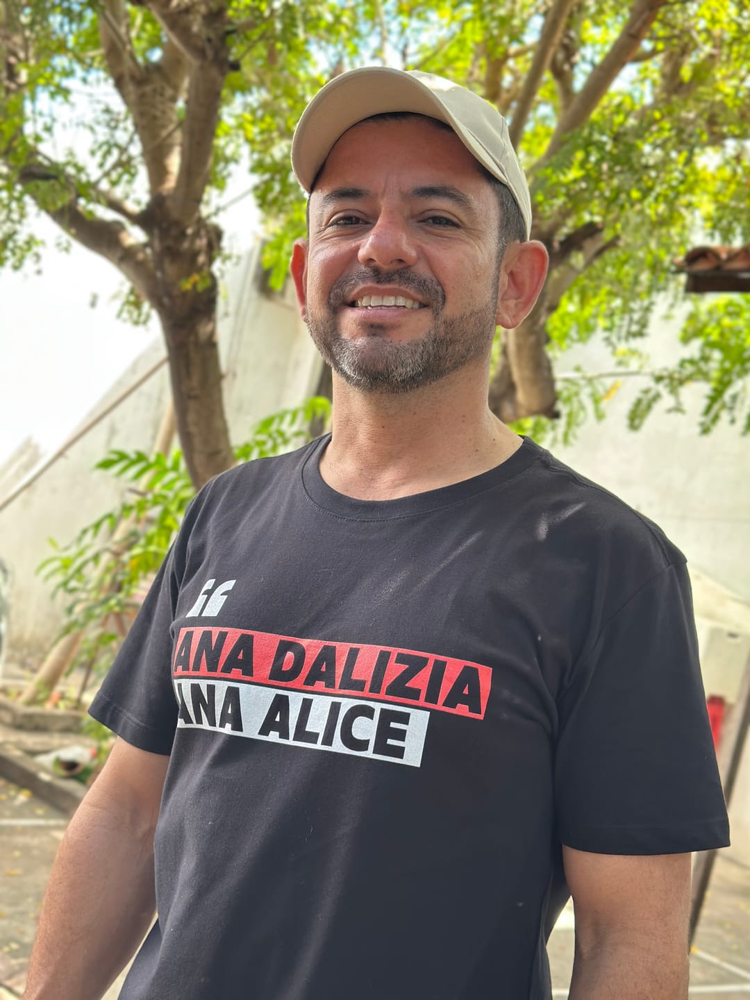 Customer photo review of Camiseta Personalizada PAI / AVÔ - NOMES CITAÇÕES - Algodão 100%