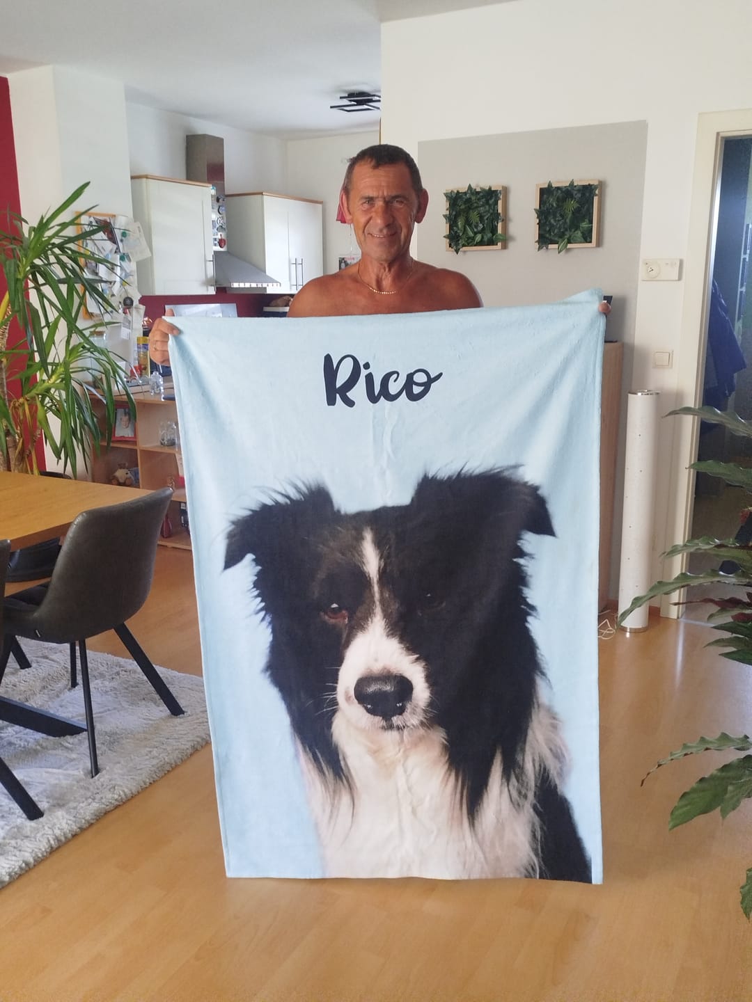 Customer photo review of Haustierportrait - Individuelles Strandtuch