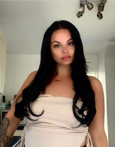 Customer photo review of Clip in Volume Bouncy - 20" - Easilocks -  HD Memory Fibre Technology  - 180g of Full Volume Hair - Heat-Resistant Up to 150 degrees