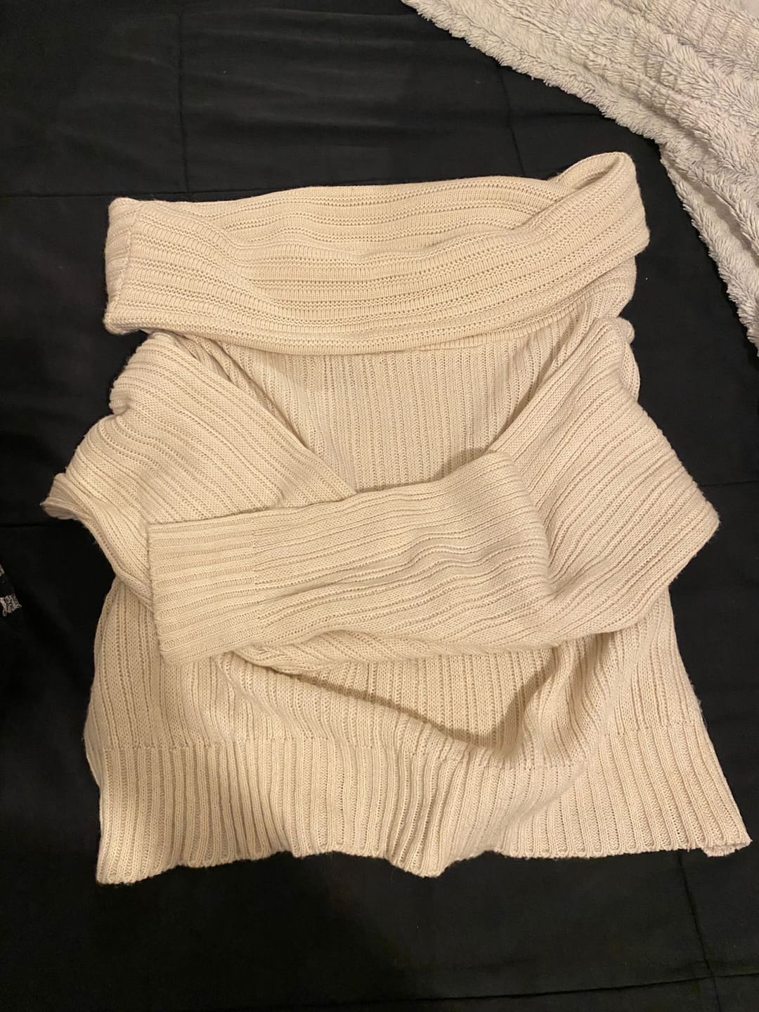 Customer photo review of SWEATER LINA CRUDO