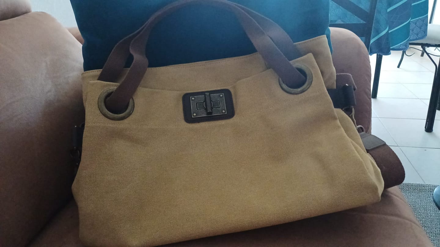 Customer photo review of PONT-DES-ARTS (MEDIUM)