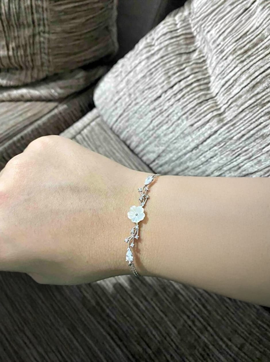 Customer photo review of Petite Magnolia Flower Bracelet Rose Gold Plated Chain