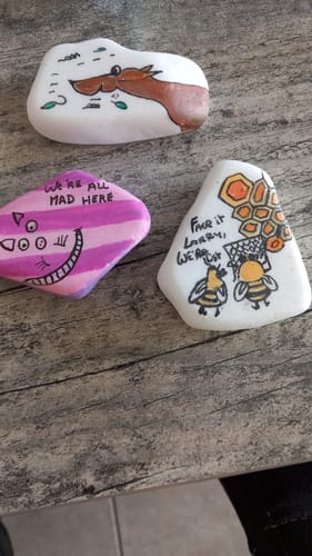 Customer photo review of 12/15 Stuks Santorini Schilderstenen 3-8 cm 1,5 KG Happy Stones + QR Codes voor de App