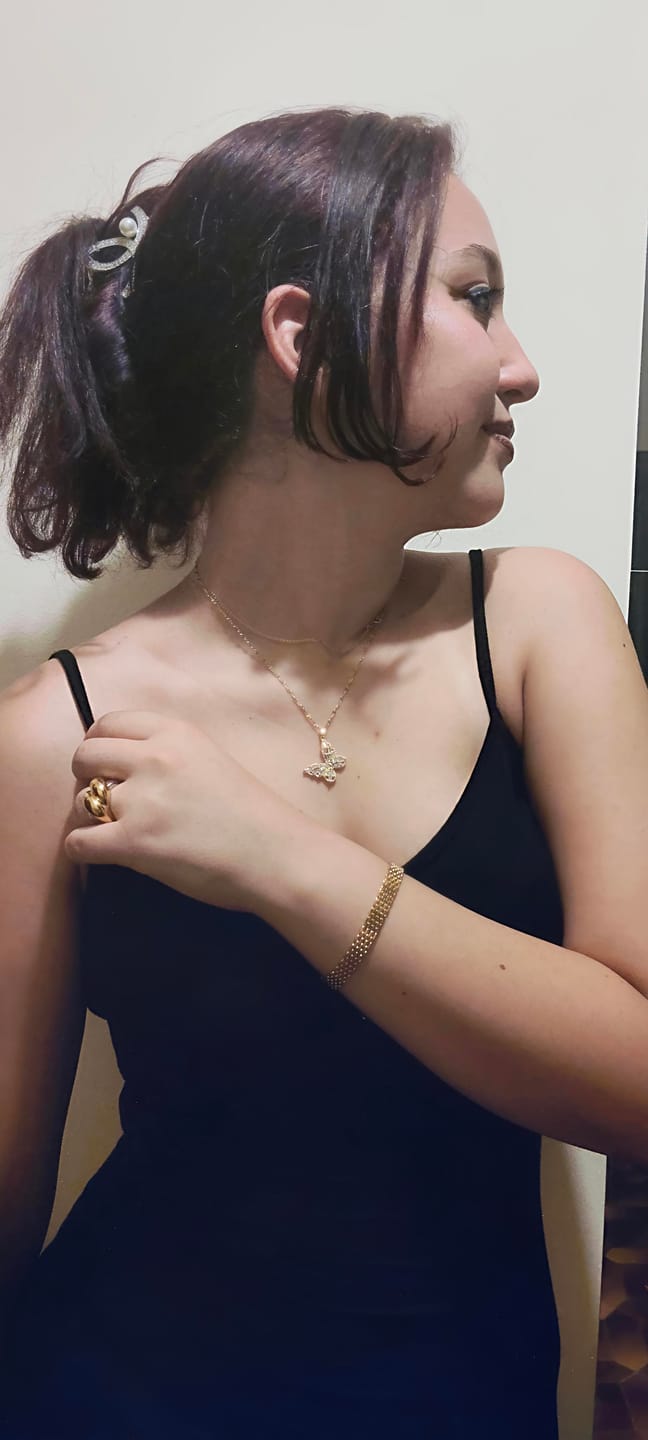 Customer photo review of Petal