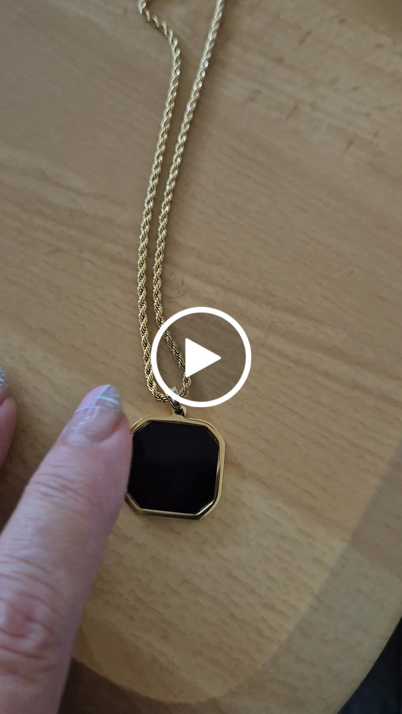 Customer video review of Magische Fotohalskette