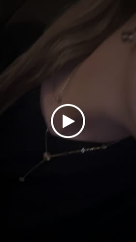 Customer video review of Golden Lucky Leaf Pave Flower Y Kette 14K Vergoldet