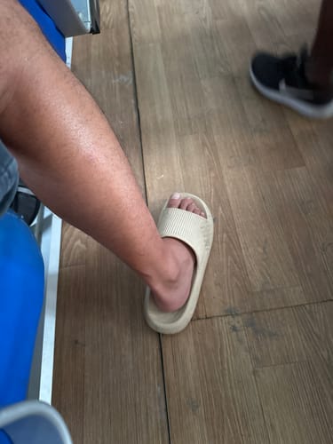 Customer photo review of HappyFlops