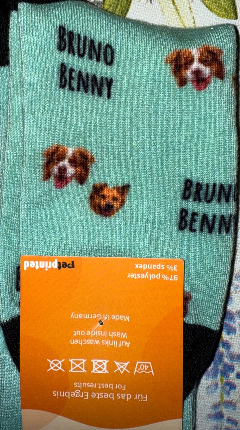 Customer photo review of Dein Foto mit Text - Individuelle Socken