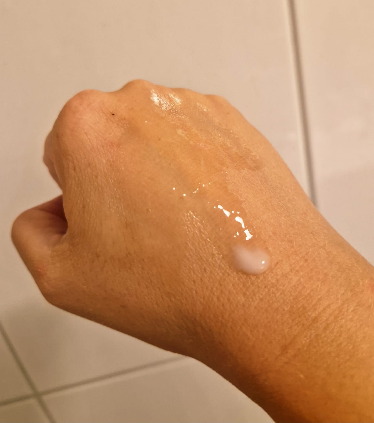 Customer photo review of Fit Your Skin Håndserum (50ml) Petal Lily