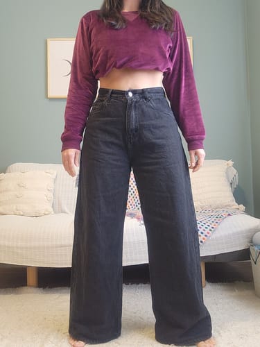 Priscilla P. review of Calça Jeans Wide Leg Buriti Preta image 1 out of 2