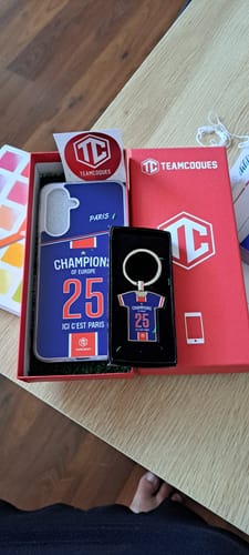 Customer photo review of Coque foot PARIS SG PSG COLLECTOR CHAMPIONS D'EUROPE CHAMPIONS LEAGUE 2025 - TEAMCOQUES