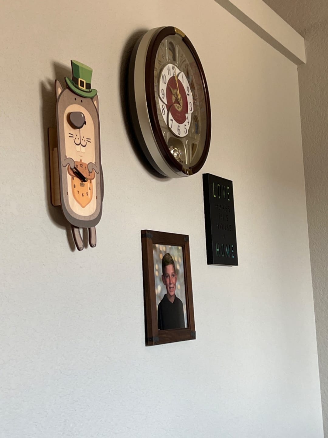 Customer photo review of Chestnut the Squirrel Pendulum Clock