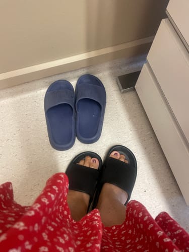 Customer photo review of HappyFlops